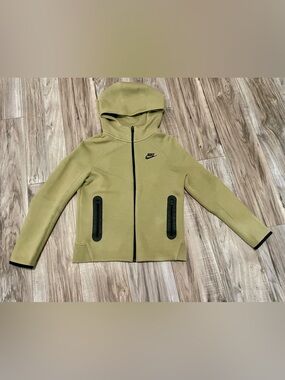 Big Kids Nike Tech Zip Up Jacket (M)